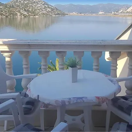 Appartement Stunning In Rogotin-ploce With Wifi