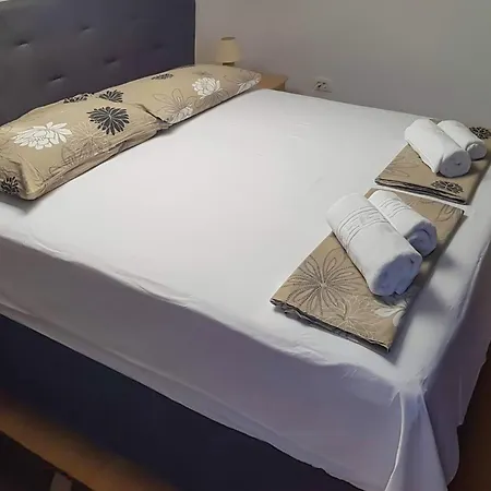 Stunning In Rogotin-ploce With Wifi Appartement *