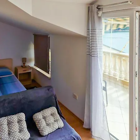 Stunning In Rogotin-ploce With Wifi Διαμέρισμα