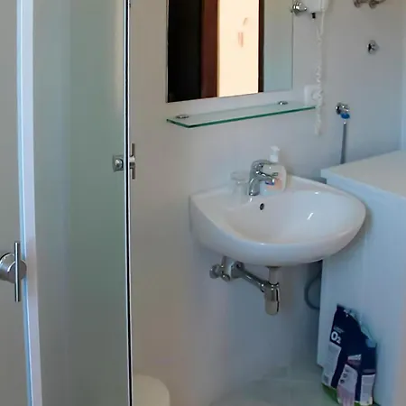 Stunning In Rogotin-ploce With Wifi