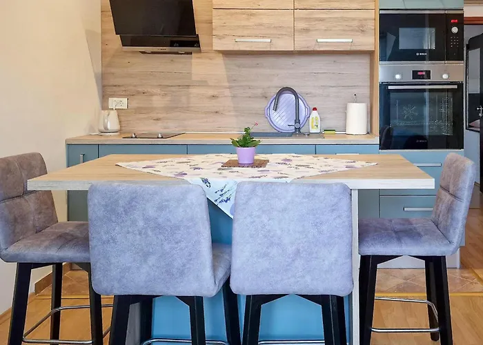 Stunning In Rogotin-ploce With Wifi