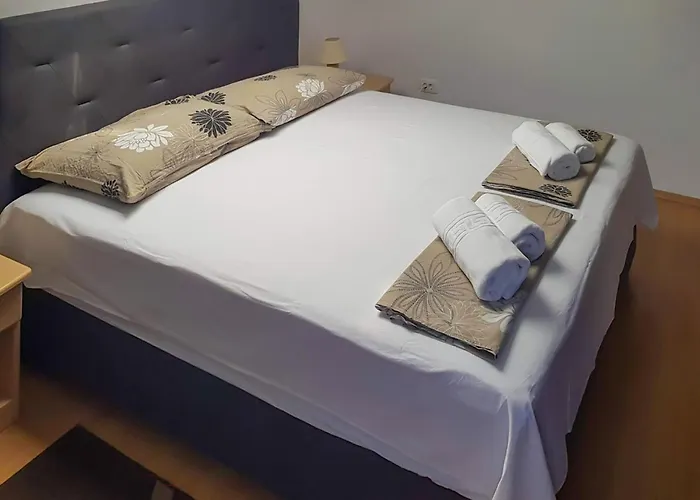 Stunning In Rogotin-ploce With Wifi Appartement *