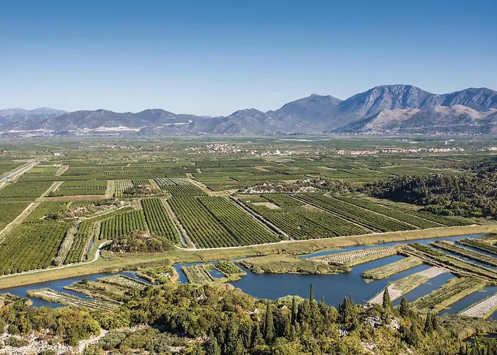 Stunning In Rogotin-ploce With Wifi Διαμέρισμα