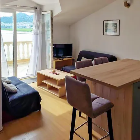 Lovely In Rogotin-ploce With View Apartman